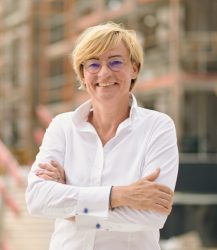 2020-07-02_Steffi_Gruttke_male_250